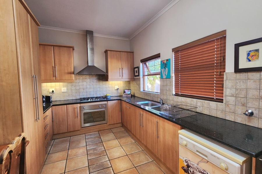 4 Bedroom Property for Sale in Panorama Western Cape